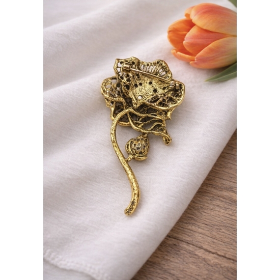 Broszka róża z kamieniami